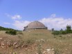 Einer der großen Bunker aus der Hoxha-Zeit